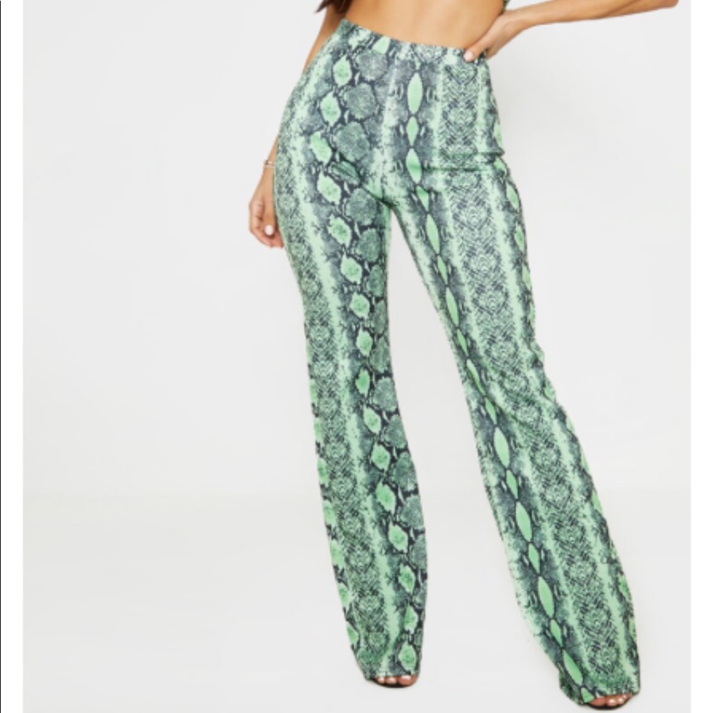 2 for $50 🔥 🐍 PRETTY LITTLE THING Snake Print Set - Picture 3 of 4